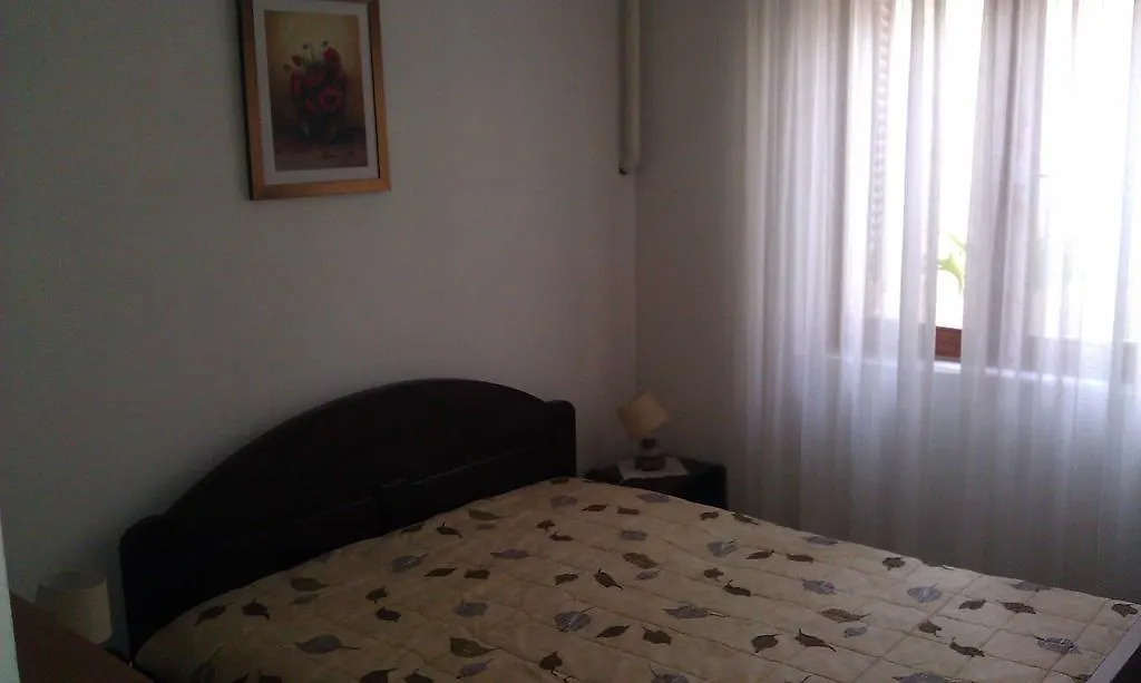 Apartments Jadranka Pula 0*,